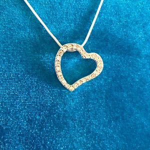 NWOT Rhinestone Heart Necklace made with Swarovski Elements!